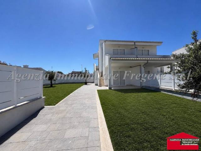 Villa bifamiliare in affitto a Fiumicino via Bagnoli, Fregene