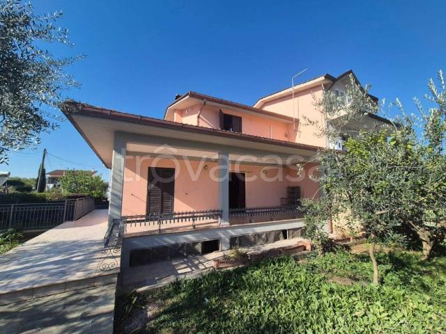 Villa Bifamiliare in affitto a Fiano Romano, non arredato/vuoto, giardino, terrazzo TrovaCasa