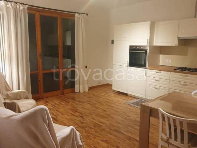 Villa Bifamiliare in affitto a Firenze via Senese, arredato, giardino privato, posto auto TrovaCasa