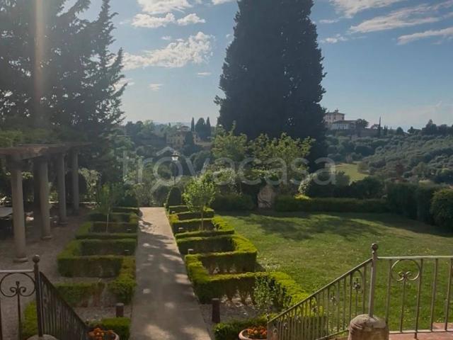 Villa Bifamiliare in affitto a Firenze, arredato, giardino privato, terrazzo TrovaCasa