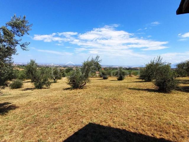 Villa Bifamiliare in affitto a Frascati via Colle dello Stinco, giardino privato, box, parzialmente arredato TrovaCasa