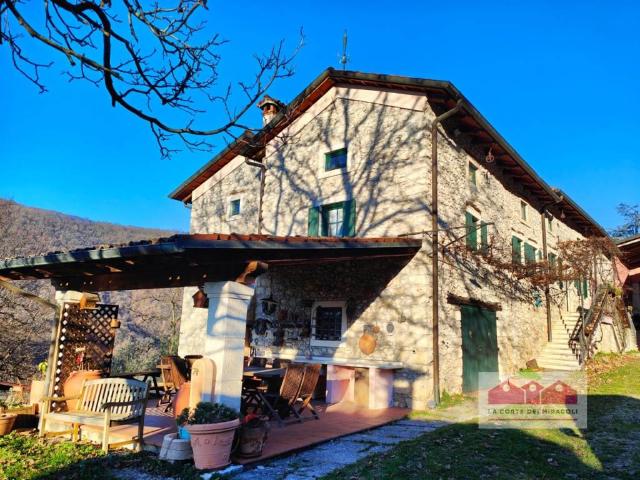 Villa Bifamiliare in affitto a Isola Vicentina via Balzarin, giardino privato, box, terrazzo TrovaCasa