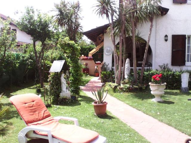 Villa Bifamiliare in affitto a Montignoso, case in affitto Montignoso