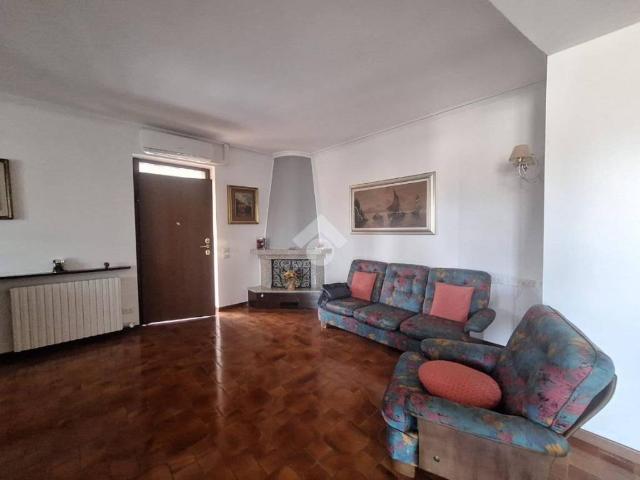 Villa Bifamiliare in affitto a Magenta via Alberto da Giussano, 19, arredato, terrazzo, ultimo piano TrovaCasa