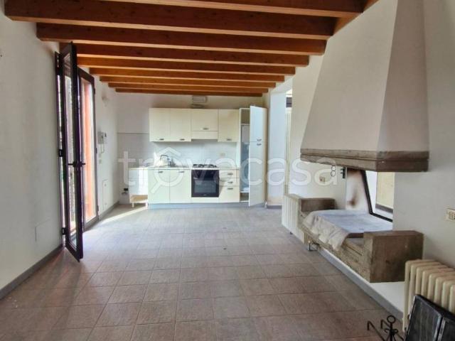 Villa Bifamiliare in affitto a Masi Torello, non arredato/vuoto, box, cucina a vista TrovaCasa