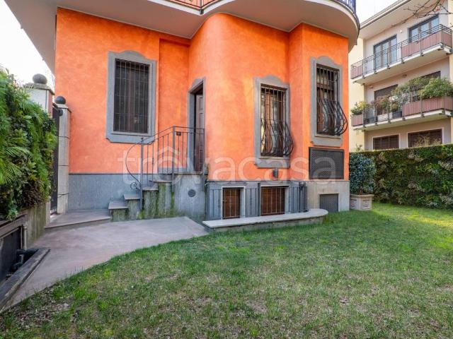 Villa Bifamiliare in affitto a Milano via Monte Rosa, 50, giardino privato, terrazzo, parzialmente arredato TrovaCasa