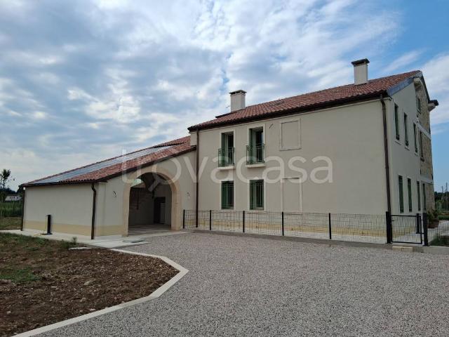 Villa Bifamiliare in affitto a Nanto via Colombara, non arredato/vuoto, giardino privato, terrazzo TrovaCasa