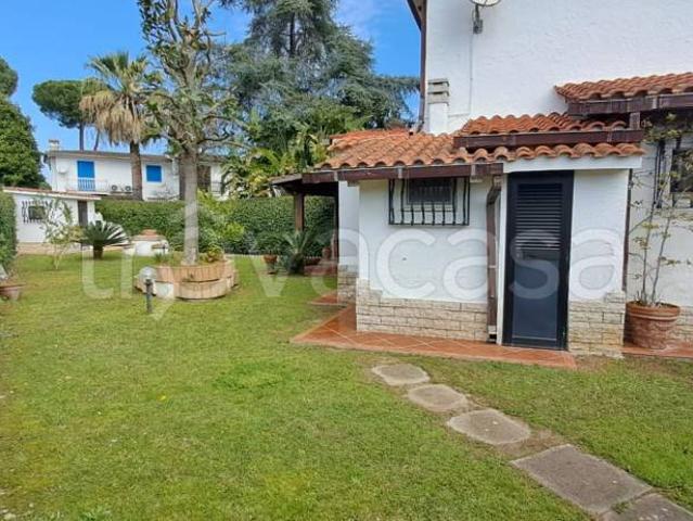 Villa bifamiliare in affitto a San Felice Circeo via Mediana Vecchia