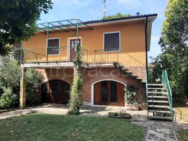 Villa bifamiliare in affitto a San Felice, San Felice del Benaco