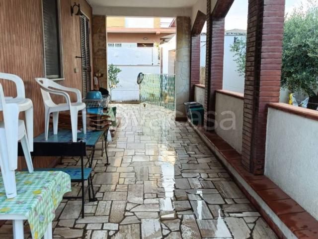 Villa Bifamiliare in affitto a Santa Marinella, arredato, giardino privato, cucina abitabile TrovaCasa