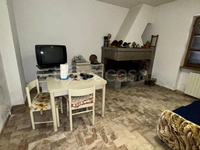 Villa Bifamiliare in affitto a Scurcola Marsicana via Pratoranno, arredato, giardino privato, terrazzo TrovaCasa