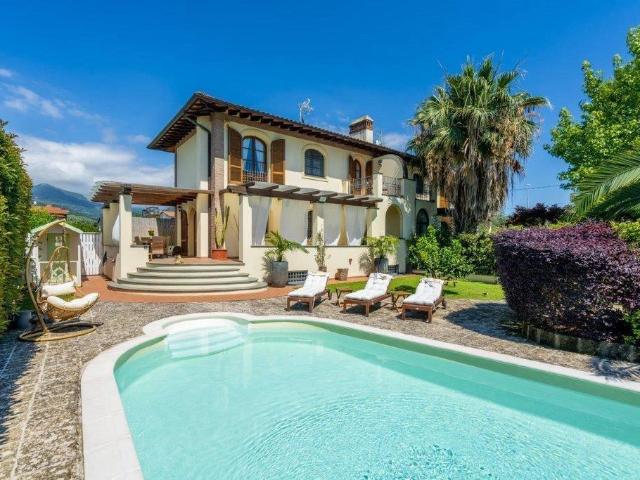 Villa Bifamiliare in affitto a Seravezza, case in affitto Seravezza
