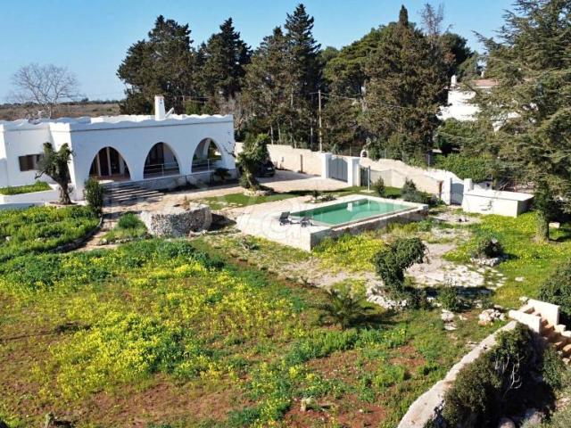 Villa bifamiliare in affitto a Specchia