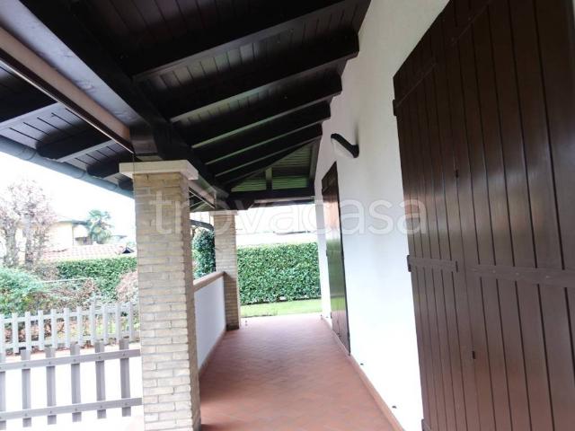 Villa Bifamiliare in affitto a Stra, giardino privato, box, terrazzo TrovaCasa