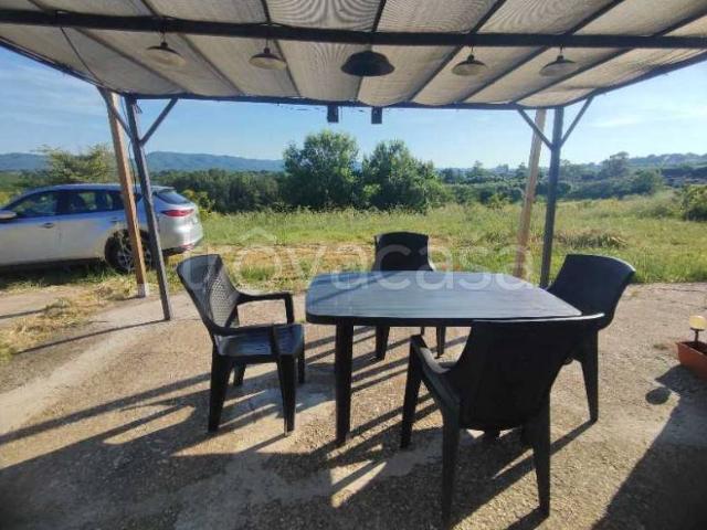 Villa Bifamiliare in affitto a Sutri via dei Gigli, arredato, giardino privato, terrazzo TrovaCasa