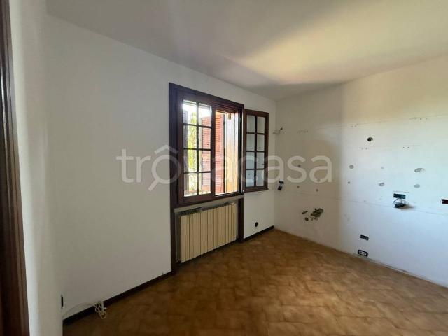 Villa Bifamiliare in affitto a Suzzara, non arredato/vuoto, giardino privato, box TrovaCasa