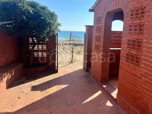 Villa bifamiliare in affitto a Pomezia