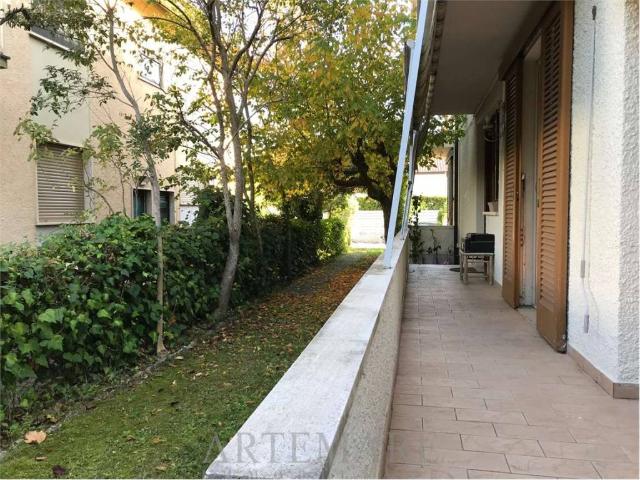 Villa Bifamiliare in affitto a Pietrasanta, arredato, giardino privato, posto auto TrovaCasa