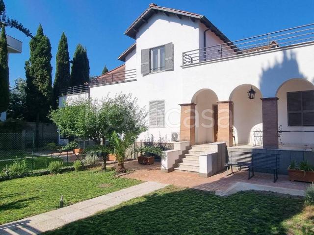 Villa Bifamiliare in affitto a Roma via Appia Nuova, 996, giardino privato, terrazzo, parzialmente arredato TrovaCasa