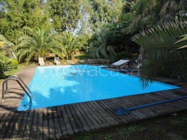 Villa Bifamiliare in affitto a Roma via della Giustiniana, 401, giardino privato, terrazzo, parzialmente arredato TrovaCasa
