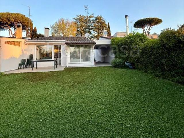 Villa bifamiliare in affitto a Roma, Olgiata