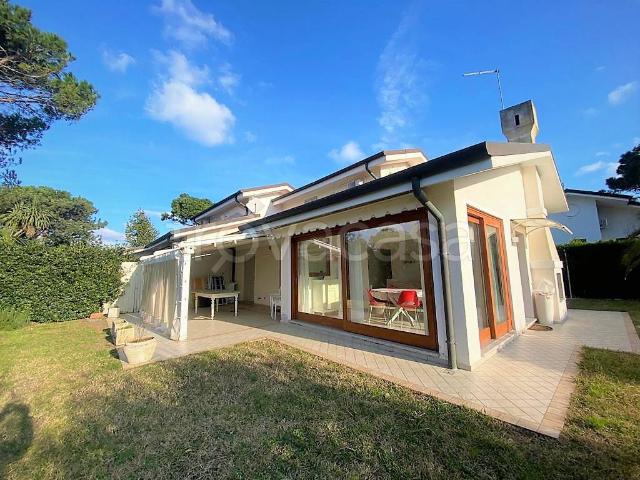 Villa bifamiliare in affitto a Rosolina via del Canneto, Isola Albarella