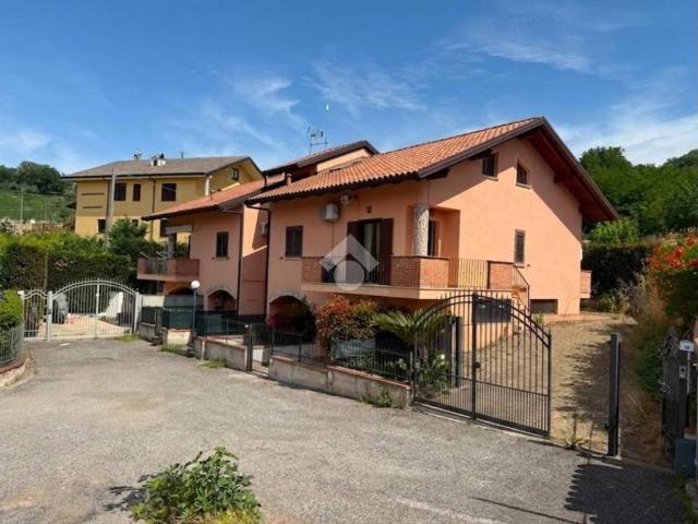 Villa Bifamiliare in affitto a Rende via Slovenia 29, non arredato/vuoto, giardino privato, luminoso TrovaCasa
