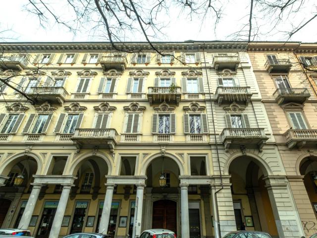 Villa Bifamiliare in Affitto a Torino