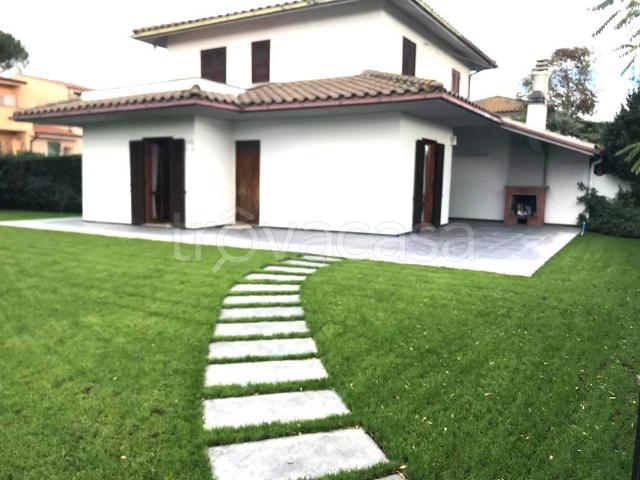 Villa Bifamiliare in affitto a Tarquinia via dei Tarquiniensi, arredato, giardino privato, posto auto TrovaCasa
