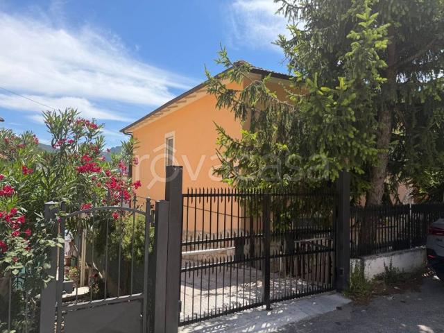 Villa Bifamiliare in affitto a Terni strada Tuillo, arredato, giardino privato, riscaldamento autonomo TrovaCasa