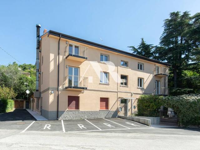 Villa Bifamiliare in affitto a Verona via Ponte Florio, 70, non arredato/vuoto, collinare, balcone TrovaCasa