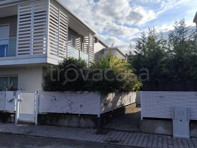 Villa bifamiliare in affitto a Vicenza via Gigi Ghirotti, Marosticana Polegge