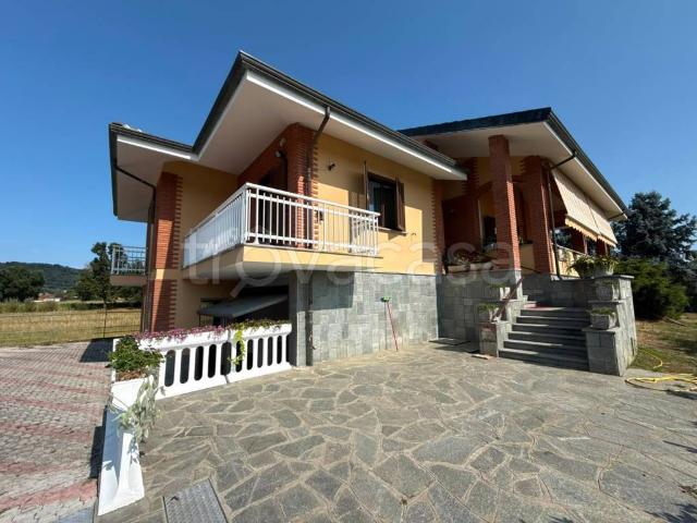 Villa bifamiliare in affitto ad Agliè