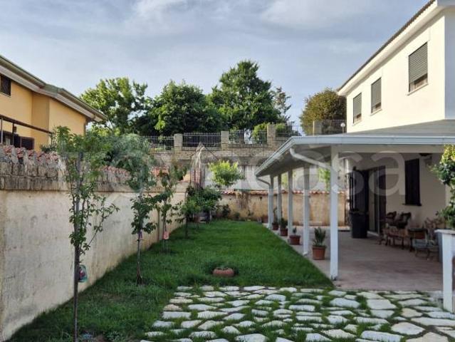 Villa bifamiliare in affitto ad Anzio via Cesare Pavese, 37, Villaggio Giornalisti Poggio