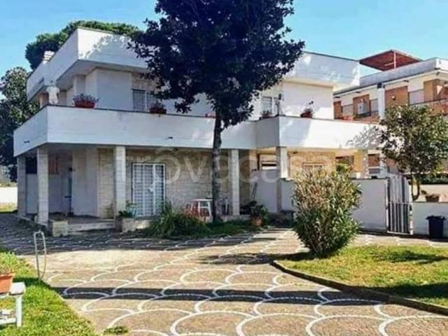Villa Bifamiliare in affitto ad Anzio via degli Olmi, 64, arredato, giardino privato, terrazzo TrovaCasa