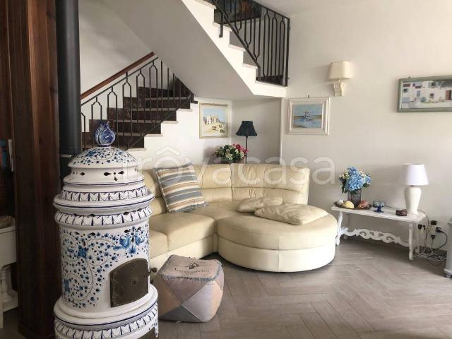 Villa Bifamiliare in in affitto da privato a Terracina via San Felice Circeo, giardino, da privato, lavatrice TrovaCasa