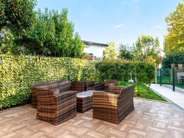 Villa Bifamiliare in in affitto da privato a Venezia via Vallon, 101, giardino privato, posto auto, da privato TrovaCasa