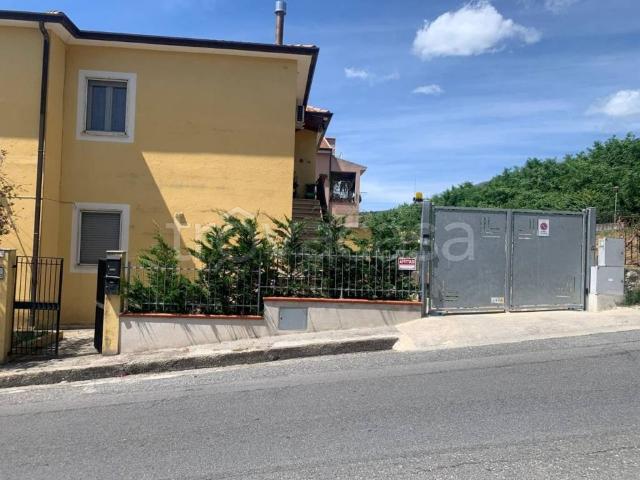 Villa Bifamiliare in in affitto da privato a Bonifati via Martiri di Belfiore, 23, posto auto, da privato, lavatrice TrovaCasa
