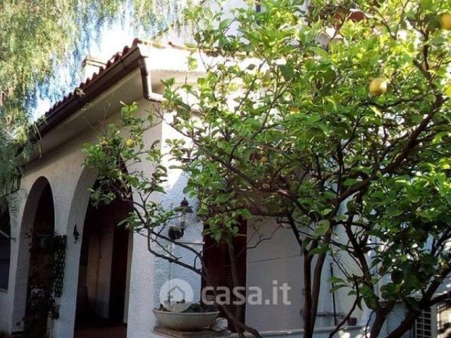 Villa Bifamiliare in in affitto da privato a Cerveteri via Sutri, 38, giardino, da privato, ristrutturato TrovaCasa