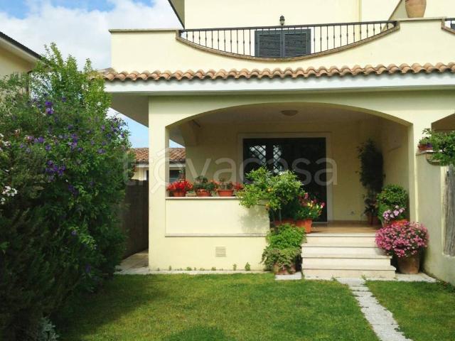 Villa Bifamiliare in in affitto da privato a Fiumicino, giardino, posto auto, da privato TrovaCasa