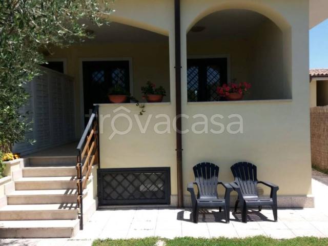 Villa Bifamiliare in in affitto da privato a Fiumicino via Agropoli, 151, giardino, posto auto, box TrovaCasa