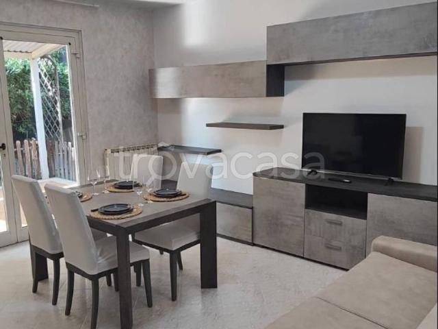 Villa Bifamiliare in in affitto da privato a Fiumicino viale Castellammare, 283, da privato, centrale, lavatrice TrovaCasa