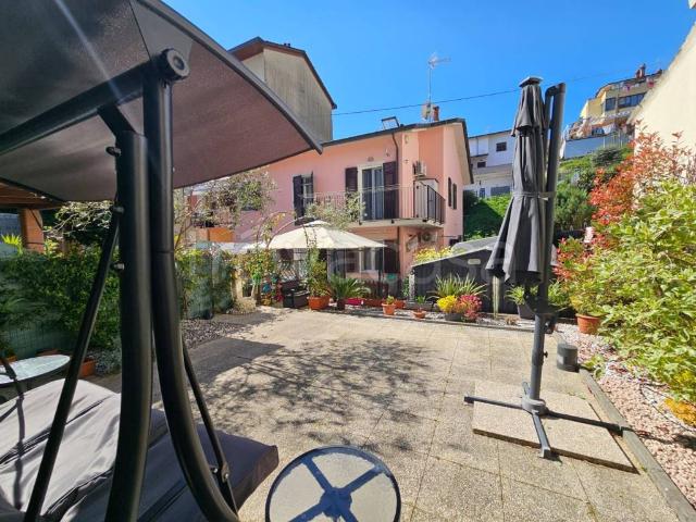 Villa Bifamiliare in in affitto da privato a La Spezia via Alessandro Volta, giardino privato, da privato, caminetto TrovaCasa