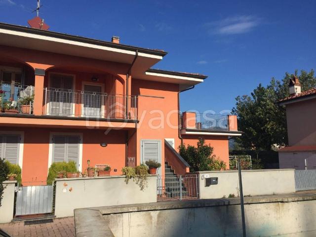 Villa Bifamiliare in in affitto da privato a Lucca via di Villa Landi, 500, posto auto, da privato, ultimo piano TrovaCasa