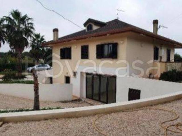 Villa Bifamiliare in in affitto da privato a Monopoli contrada Sorba, 415/d, da privato, parzialmente arredato, caminetto TrovaCasa