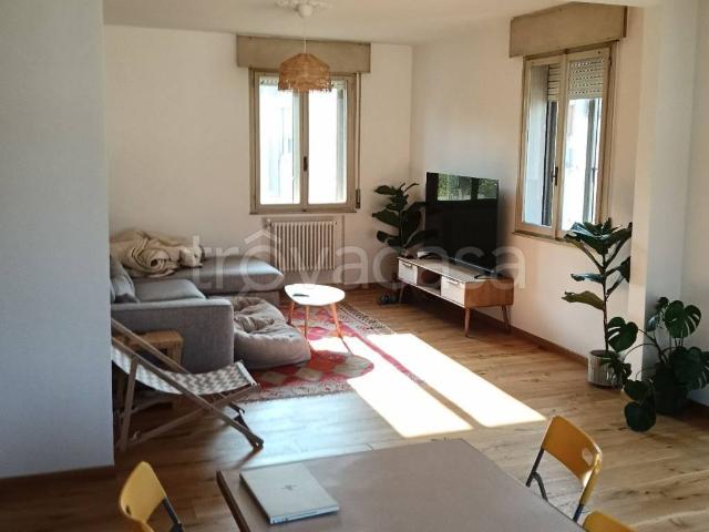 Villa Bifamiliare in in affitto da privato a Padova via Giacomo Carissimi, 9, giardino privato, da privato, caminetto TrovaCasa