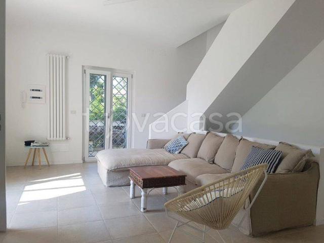 Villa Bifamiliare in in affitto da privato a Sabaudia via Aquilone, giardino, posto auto, da privato TrovaCasa