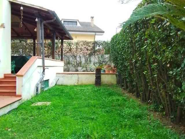 Villa Bifamiliare in in affitto da privato a Sabaudia via Ferruccio Ferrazzi, giardino, da privato, lavatrice TrovaCasa