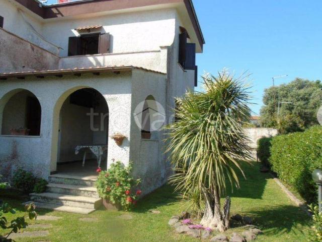 Villa Bifamiliare in in affitto da privato ad Ardea via delle Alghe Marine, 79, giardino, da privato, lavatrice TrovaCasa