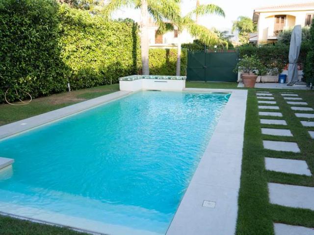 VILLA BIFAMILIARE MARINALONGA CON PISCINA DA AGOSTO A SETTEMBRE